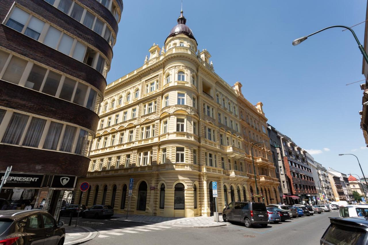 Appartamento Sunlit Studio Near Wenceslas Square By Prague Days Esterno foto